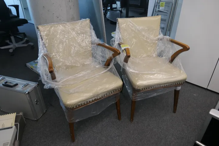 2x Stuhl